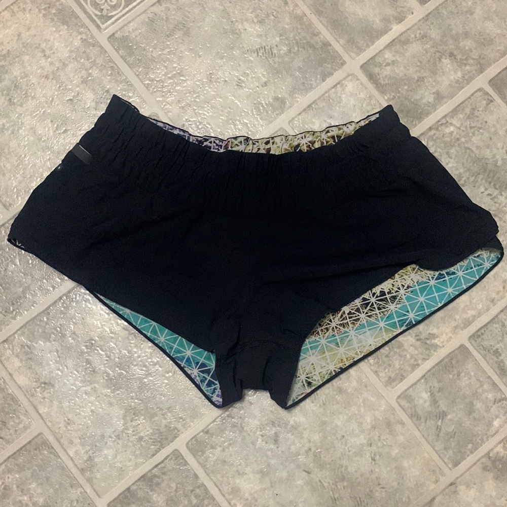 Reversible lululemon surf shorts size 4 (looking for trade)